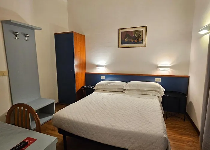 فندق Julia Trevi - Spagna 3*