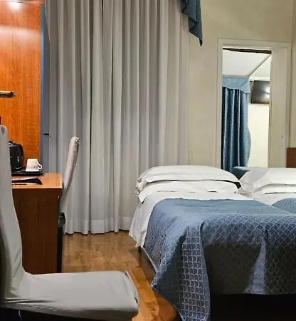 Julia Trevi - Spagna Hotel 3*