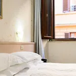 Julia Trevi - Spagna 3* ローマ