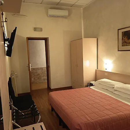 Julia Hotel 3*