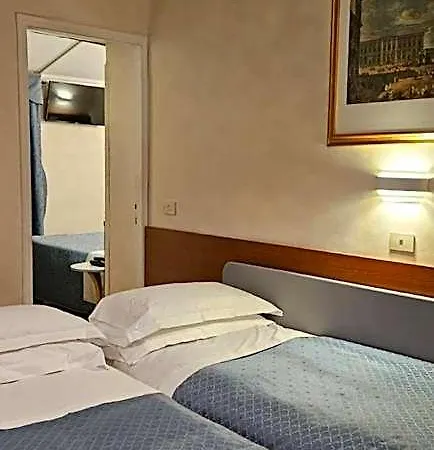 Julia Trevi - Spagna Hotel Rome