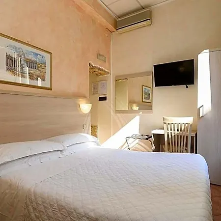 Julia Trevi - Spagna 3* Roma