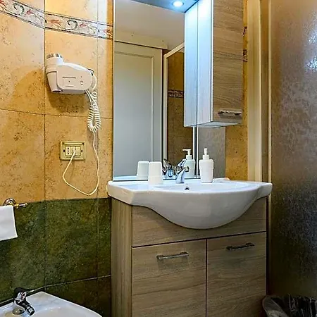 Julia Trevi - Spagna 3* Roma