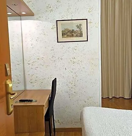 Julia Trevi - Spagna Hotel 3*