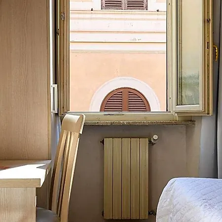 Julia Trevi - Spagna Hotel Roma