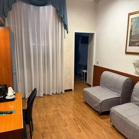 Julia Trevi - Spagna Hotel 3*