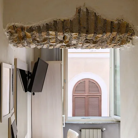 Julia Trevi - Spagna Hotel Rome