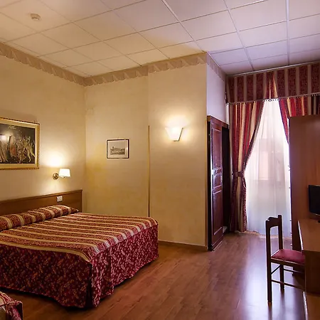 Julia Hotel 3*