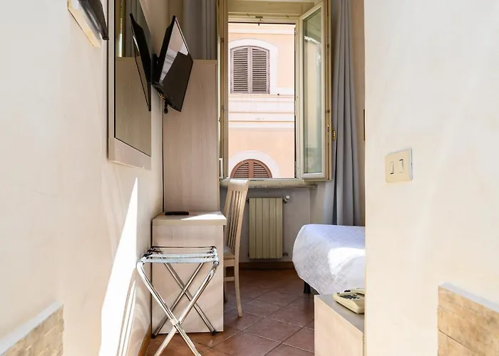 Hotell Julia Trevi - Spagna 3*