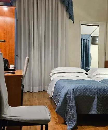 Julia Trevi - Spagna Hotell 3*