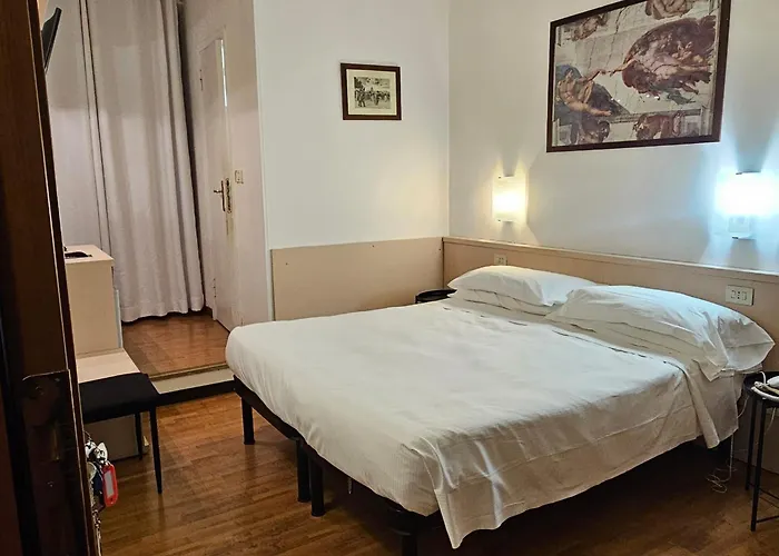 Julia Trevi - Spagna 3* Rom