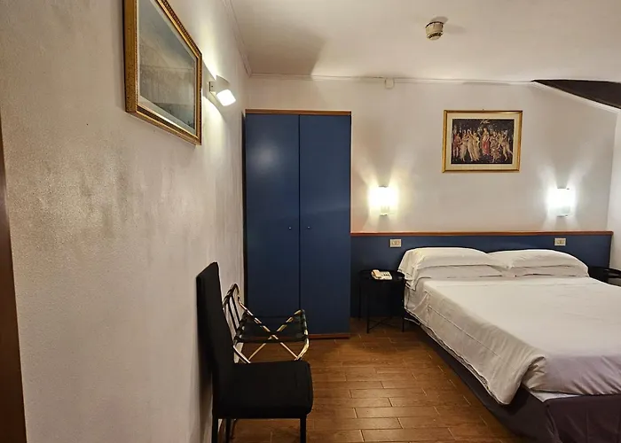 Julia Trevi - Spagna Hotell Rom