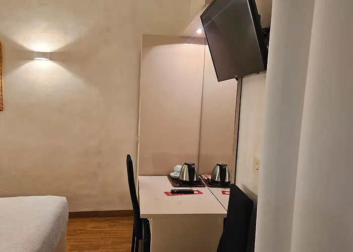 Julia Trevi - Spagna 3* Rom