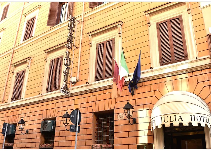 Julia Trevi - Spagna Hotell