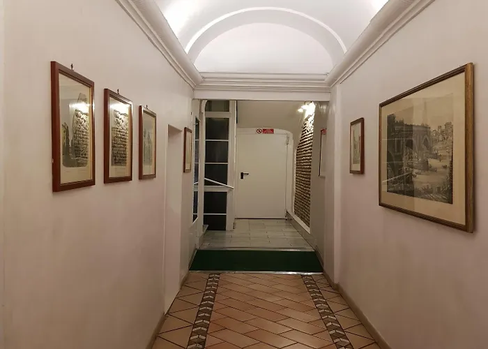 Hotell Julia Trevi - Spagna