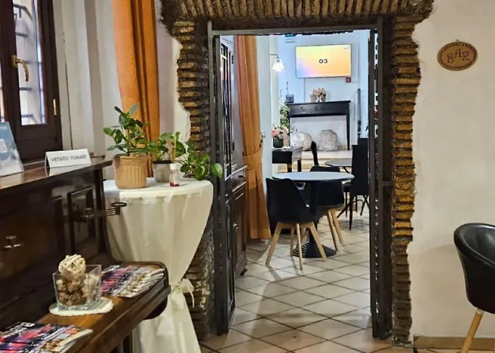 Julia Trevi - Spagna Hotell