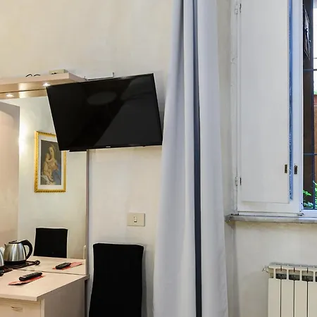 Julia Trevi - Spagna Hotel