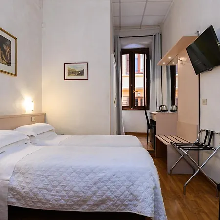 Hotell Julia 3*