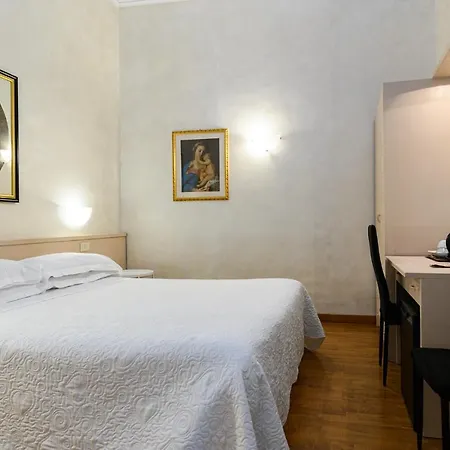 Julia Trevi - Spagna Hotel Řím