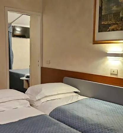 Hotell Julia 3*