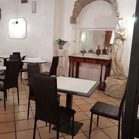 Julia Trevi - Spagna Hotel