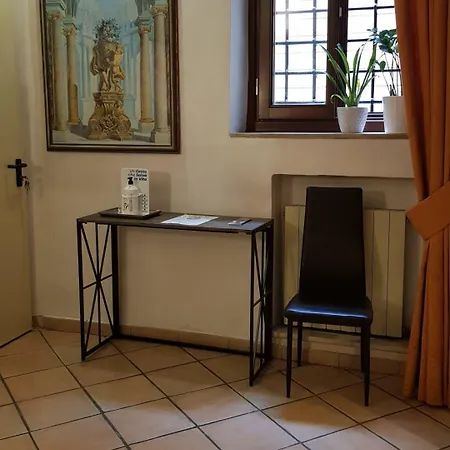 Julia Trevi - Spagna Hotel