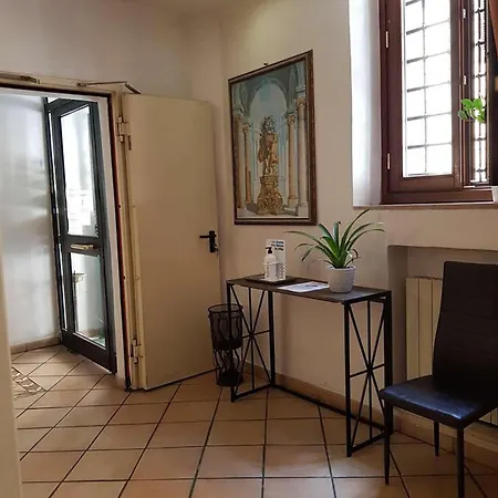 Julia Trevi - Spagna Hotel 3*